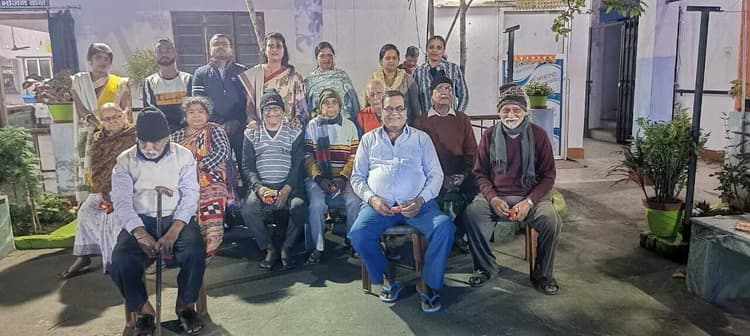 Jamshedpur news. अटल बिहारी वाजपेयी के जन्मदिन पर कंबल वितरित