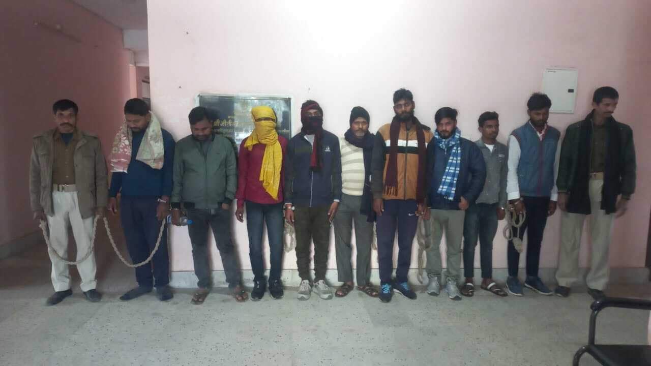 छापेमारी में दो शराब तस्कर समेत नौ शराबी गिरफ्तार