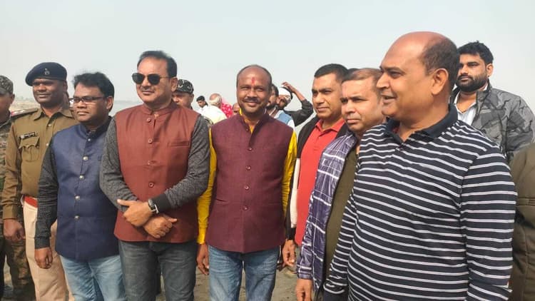 छह माह बाद जल जहाज की फेरी सेवा शुरू, यात्रियों में खुशी