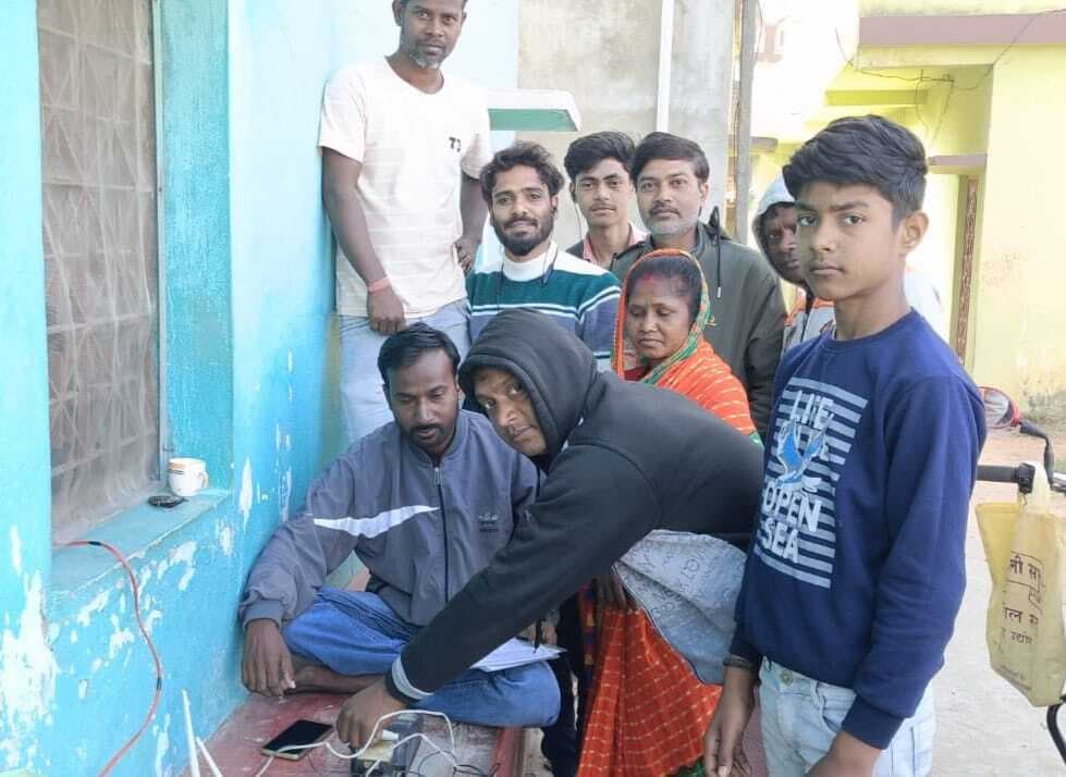 स्लो नेटवर्क की वजह से 2जी संचालित ई-पॉश मशीन की वजह से तेजी से नहीं हो पा रहा ई-केवाइसी, जिले में आधे लोगों का सत्यापन अधूरा