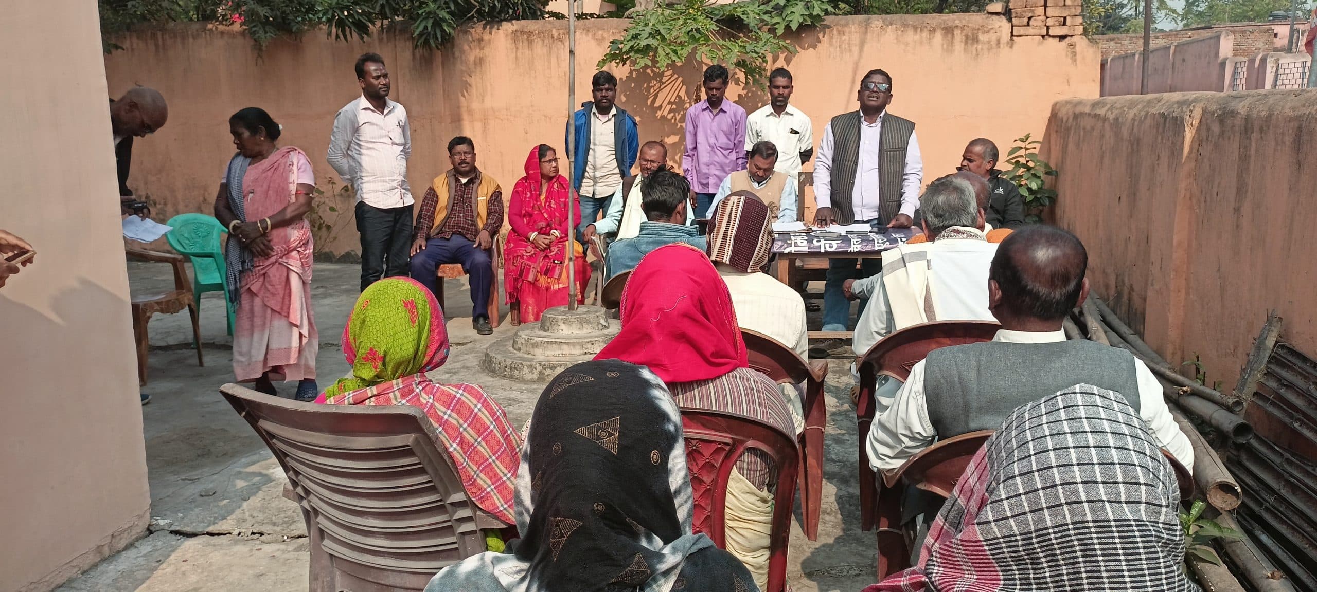 Deoghar news : यूनियन कार्यालय में मना भाकपा का 100वां स्थापना दिवस, वरिष्ठ कार्यकर्ता किये गये सम्मानित