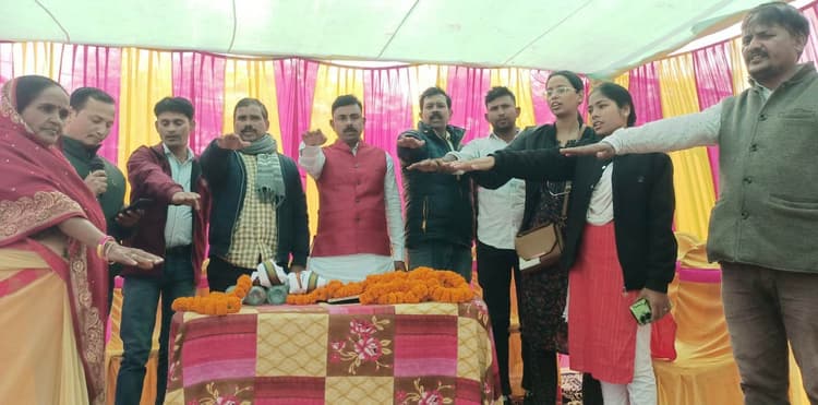 Munger news : ग्राम सभा में पंचायत प्रतिनिधि व ग्रामीणों ने लिया स्वच्छता का संकल्प