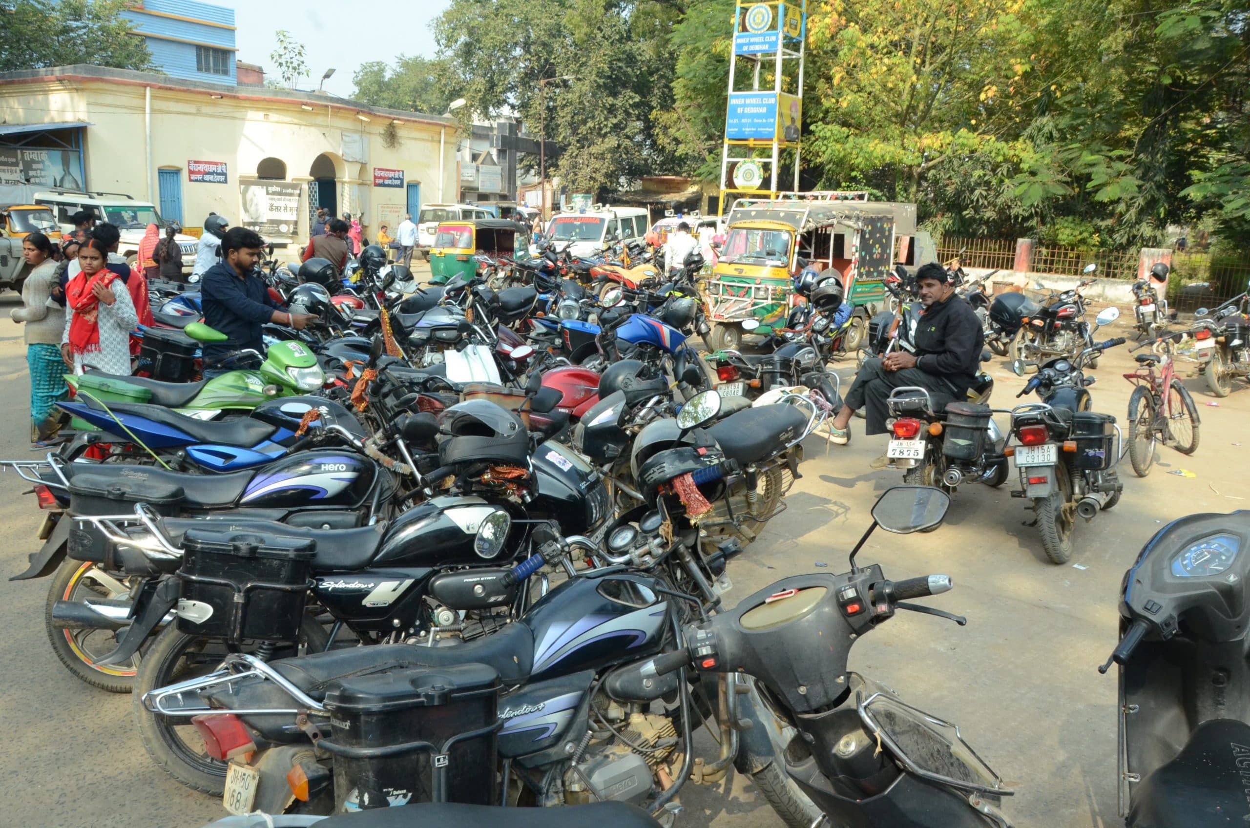 Deoghar News : नये साल में सदर अस्पताल में इलाज से महंगा होगा पार्किंग शुल्क