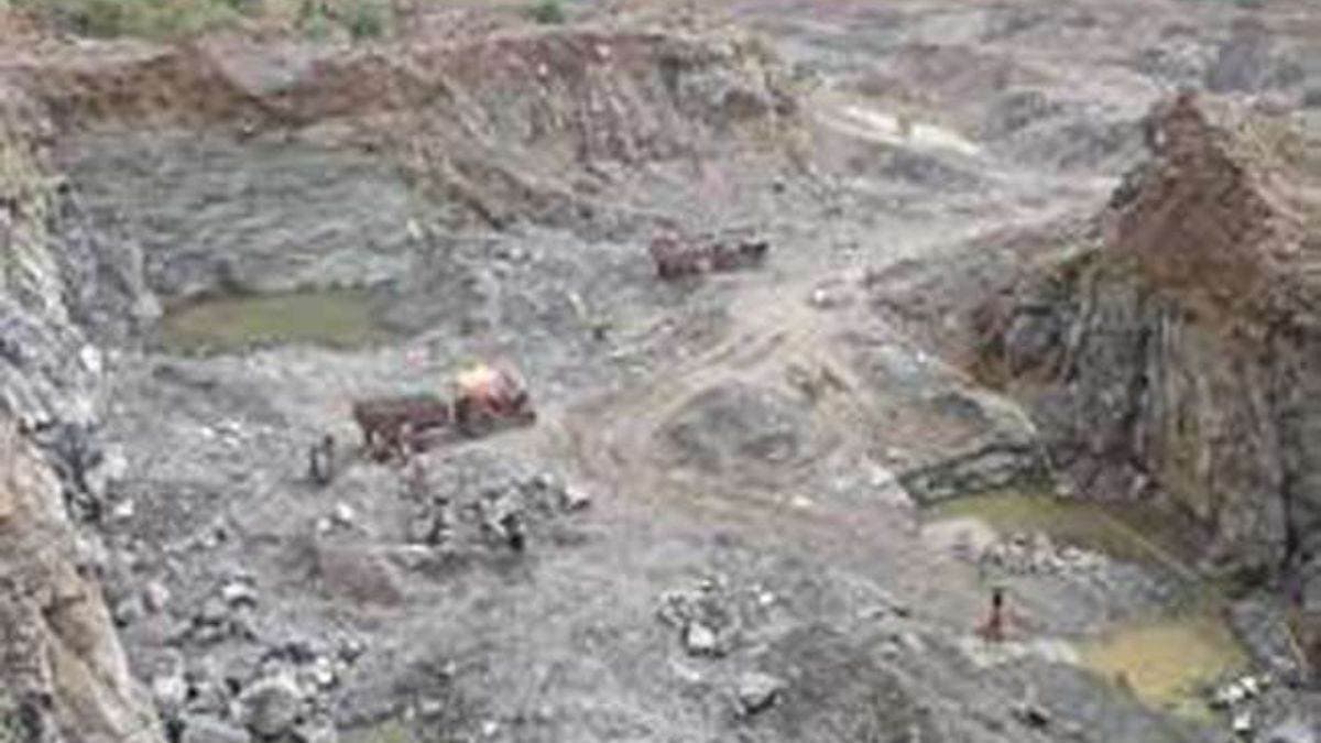 Ranchi news : 11 खदानों की नीलामी पर सीएम का विधि विभाग से राय लेने का निर्देश