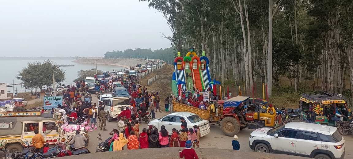 Bokaro News : कोनार डैम में नव वर्ष पर जुटती है भीड़