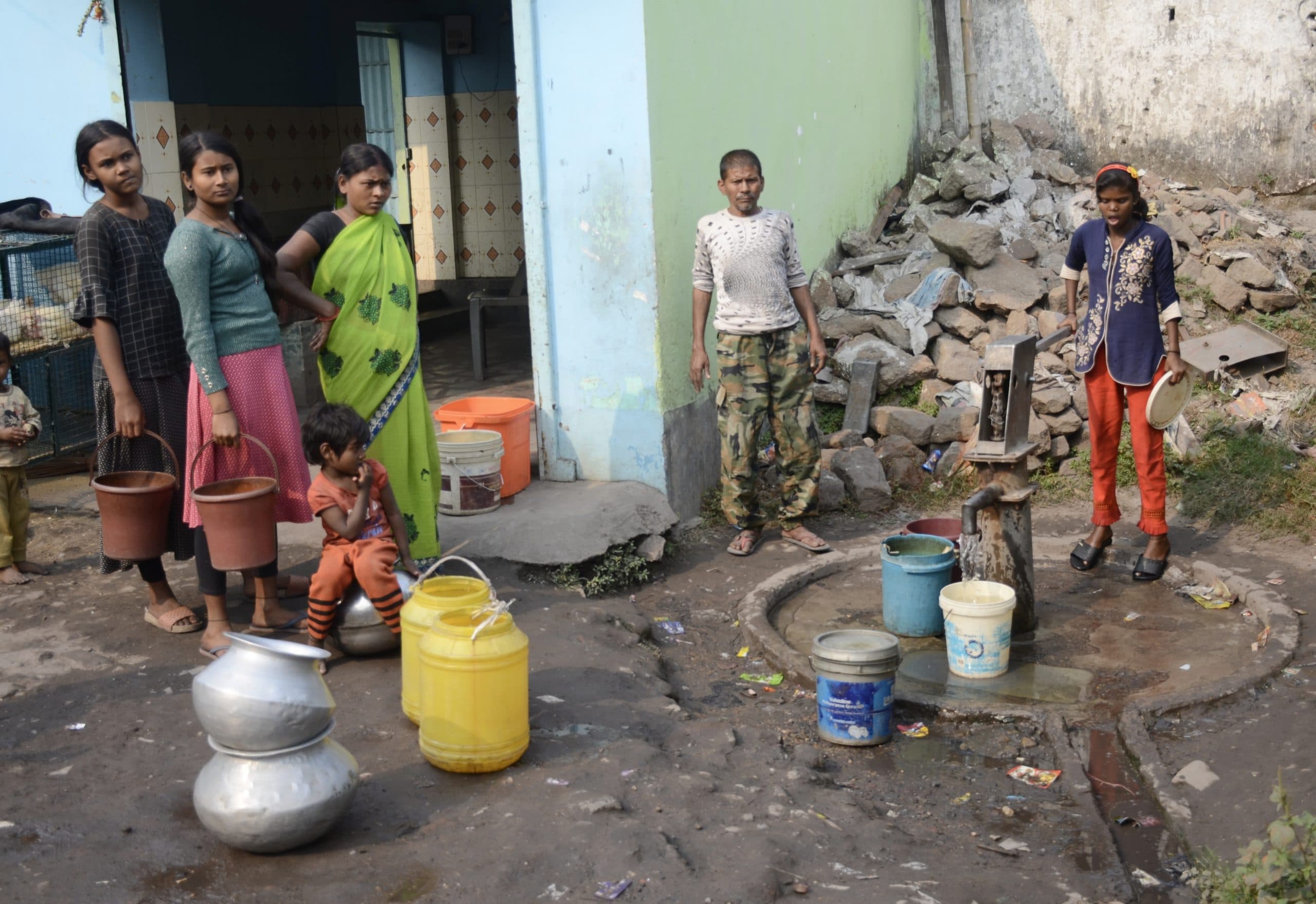 Dhanbad News:नई दिल्ली कॉलोनी में पांच साल पहले बिछायी पाइप, लेकिन एक बूंद पानी नहीं पहुंचा