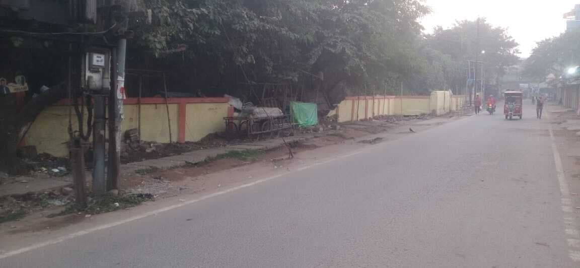 जीएम के आने से पूर्व स्टेशन का कराया रंग-रोगन व साफ-सफाई