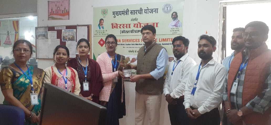 East Singhbhum : घाटशिला में बंद मिला एक्सचेंज कार्यालय, एसपीएमआरएम मिशन की कई योजनाएं ठप