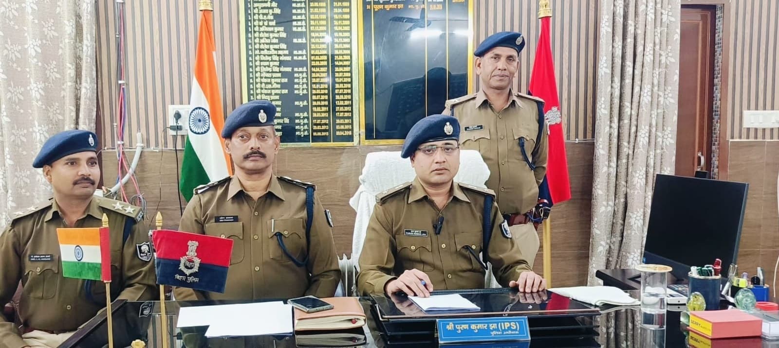 Bhagalpur news ज्वेलरी दुकान में चोरी के नौ आरोपित हथियार के साथ धराये
