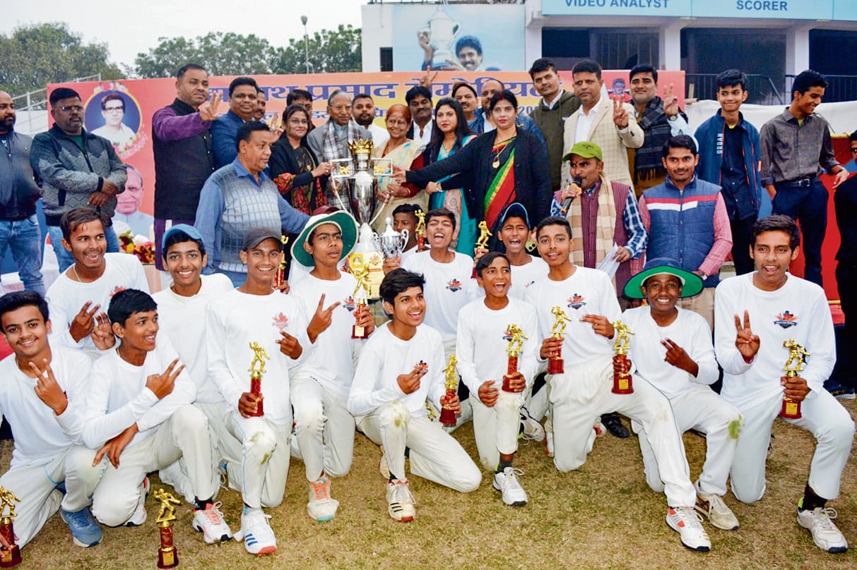 बसावन पार्क क्रिकेट एकेडमी ने जीता बैद्यनाथ प्रसाद मेमोरियल क्रिकेट का खिताब
