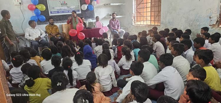 किशोर स्वास्थ्य कार्यक्रम का आयोजन