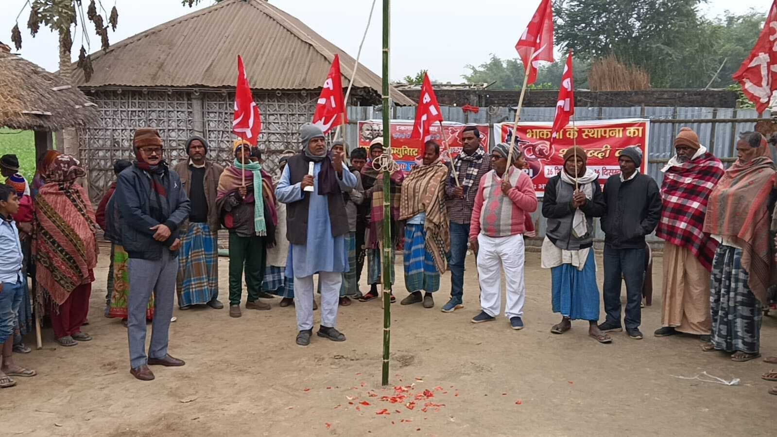 भाकपा कार्यकर्ताओं ने मनाया पार्टी का स्थापना दिवस