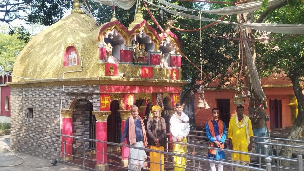 Bokaro News : चास के चेचका धाम में नववर्ष पर उमड़ती है भीड़