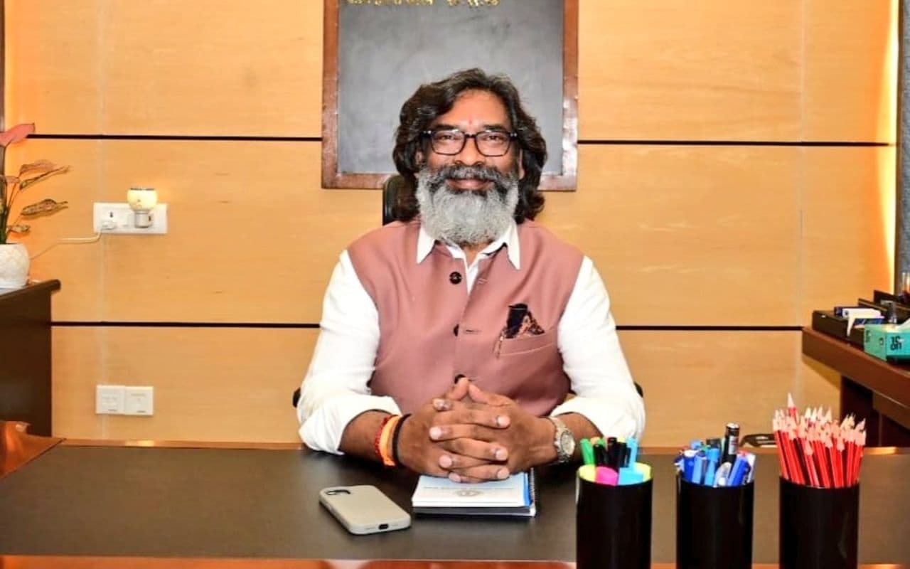 Hemant Soren Gift: हेमंत सोरेन कैबिनेट से झारखंड राज्य उच्चतर शिक्षा पुरस्कार योजना को मंजूरी, छह प्रस्तावों पर लगी मुहर