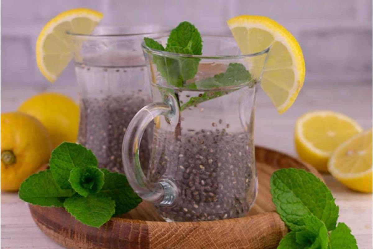 Health Benefits: नींबू-पानी में मिला लें ये छोटा सा बीज, दिखेंगे हमेशा जवान
