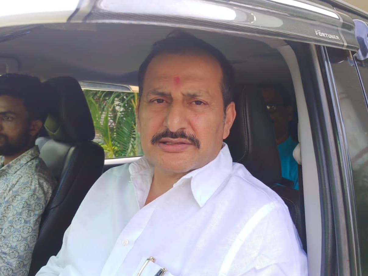 सासाराम गोलीकांड पर भड़के नीतीश के मंत्री, बोले नीरज बबलू- पागल DSP को हर हाल में होगी फांसी