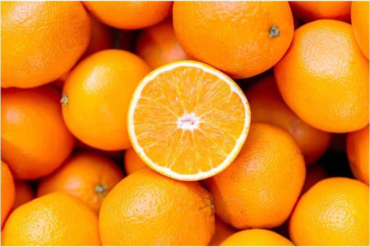 Benefits of oranges for skin : बस रोज खाएं एक संतरा आपको नहीं पड़ेगी फेशियल की जरुरत