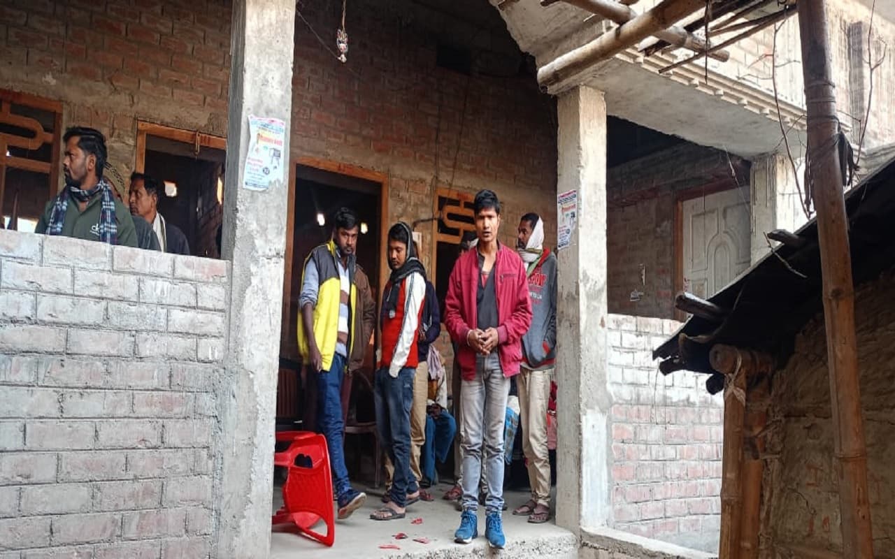 Bihar News: सहरसा में पैक्स अध्यक्ष के घर पर ताबड़तोड़ फायरिंग, आधा दर्जन खाली खोखा और मैगजीन बरामद