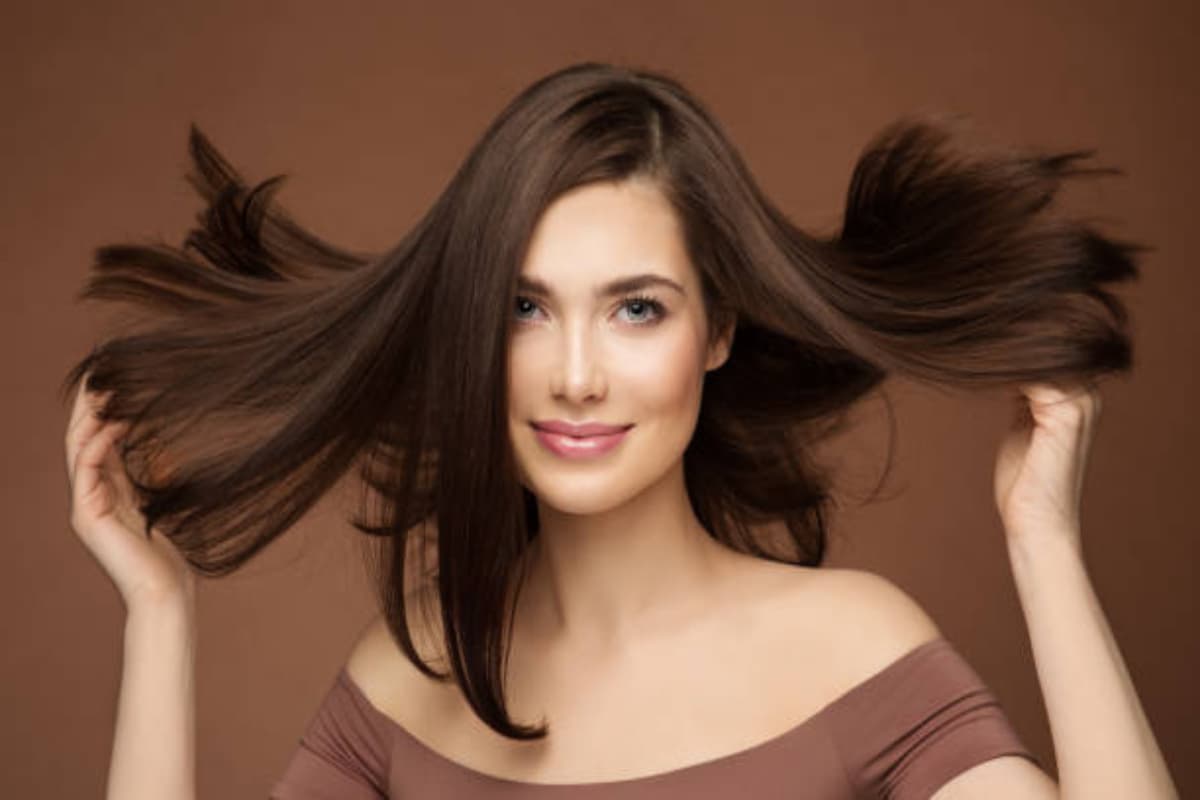Hair Care Tips: खूबसूरत और शाइनी बालों की चाहत अब होगी पूरी, रूखे बालों से मिलेगा छुटकारा