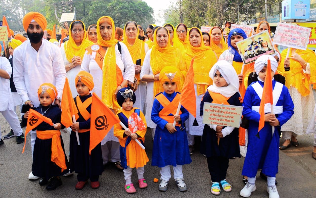 धनबाद में याद की गयीं माता गुजरी और 4 साहेबजादों की शहादत