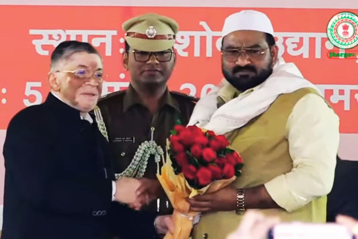Hafizul Ansari: सरकारी नौकरी छोड़ राजनीति में आये हफीजुल हसन अंसारी चौथी बार बने मंत्री