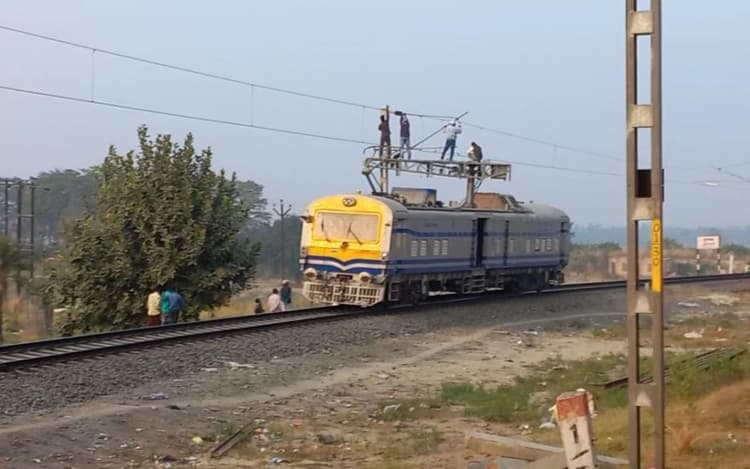 Bihar Train: गया-किऊल के दोनों लाइनों पर अब दौड़ेंगी ट्रेंनें, जानें दोहरी पटरी से कब शुरू होगा ट्रेनों का परिचालन