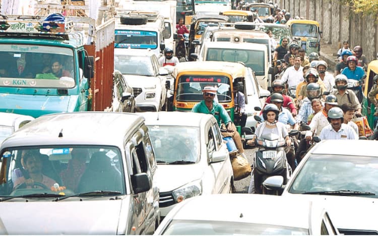 बिहार: बिहारशरीफ में यातायात व्यवस्था हुई बेपटरी, जानें कैसे बढ़ा शहर में गाड़ियों का दबाव