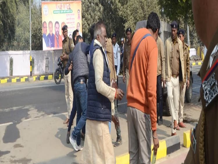 Bhagalpur News: कुणाल शेखर ने सांसद और उनके सहयोगियों पर लगाया जानलेवा हमला का आरोप