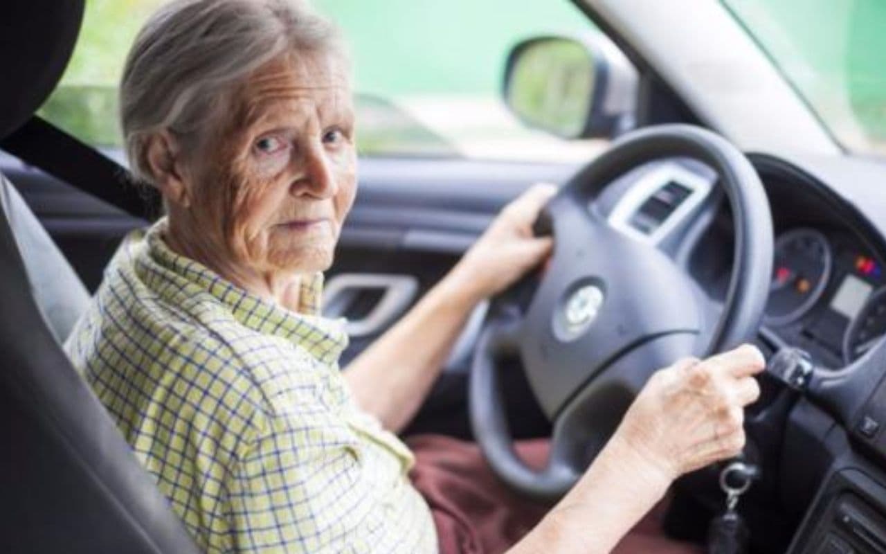 Bihar News: अब 58+ उम्र वालों की गाड़ियों को ट्रैफिक पुलिस देगी सहूलियत, सड़क सुरक्षा माह के दौरान लगाया जाएगा स्टीकर