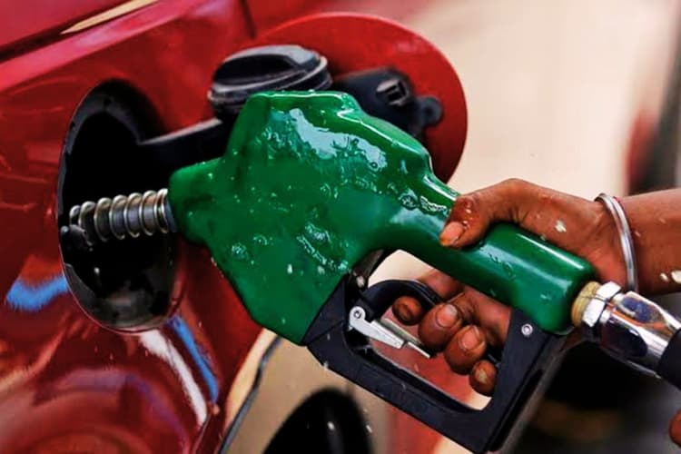 Petrol Price Today: 13 जिलों में बदल गए पेट्रोल के भाव, जानें आज आपके यहां कितने में मिलेगा 1 लीटर पेट्रोल