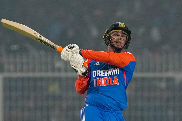 Ind Vs Eng: अभिषेक शर्मा की 79 रनों की धमाकेदार पारी से जीता भारत, इंग्लैंड को 7 विकेट से रौंदा