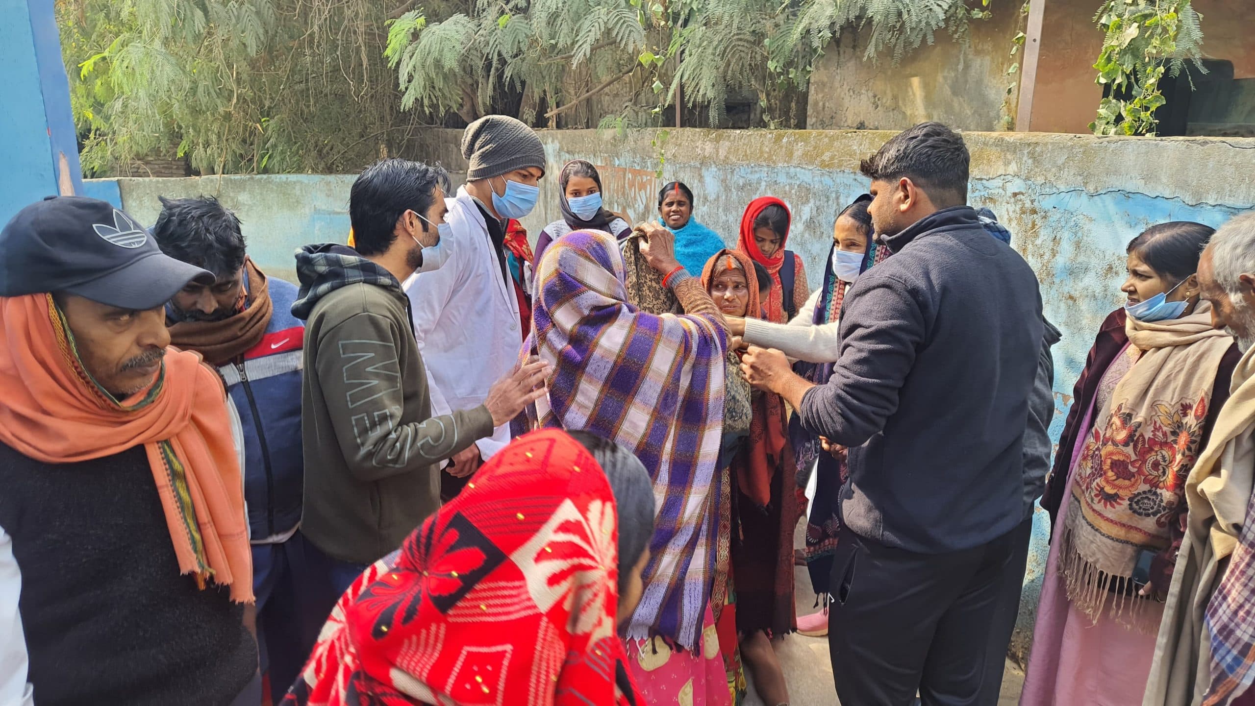 डीएम साहेब सुबह-सुबह पहुंचे गये औरंगाबाद सदर अस्पताल, हालात देख कर्मियों की लगा दी क्लास