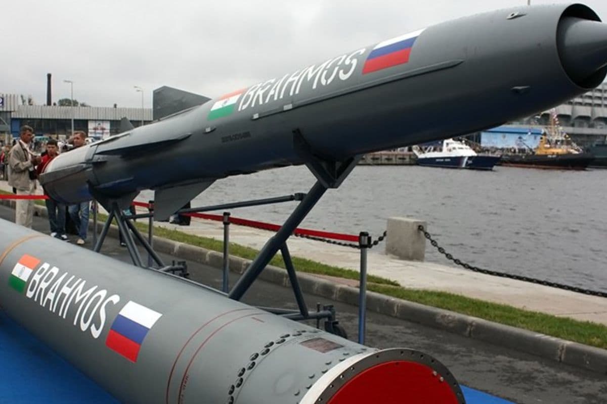 Brahmos Cruise Missile: рднрд╛рд░рдд рд╕реЗ рдмреНрд░рд╣реНрдореЛрд╕ рдорд┐рд╕рд╛рдЗрд▓ рдЦрд░реАрджреЗрдЧрд╛ рдЗрдВрдбреЛрдиреЗрд╢рд┐рдпрд╛, рдЧрдгрддрдВрддреНрд░ рджрд┐рд╡рд╕ рдкрд░ рд╣реЛ рд╕рдХрддреА рд╣реИ рдШреЛрд╖рдгрд╛