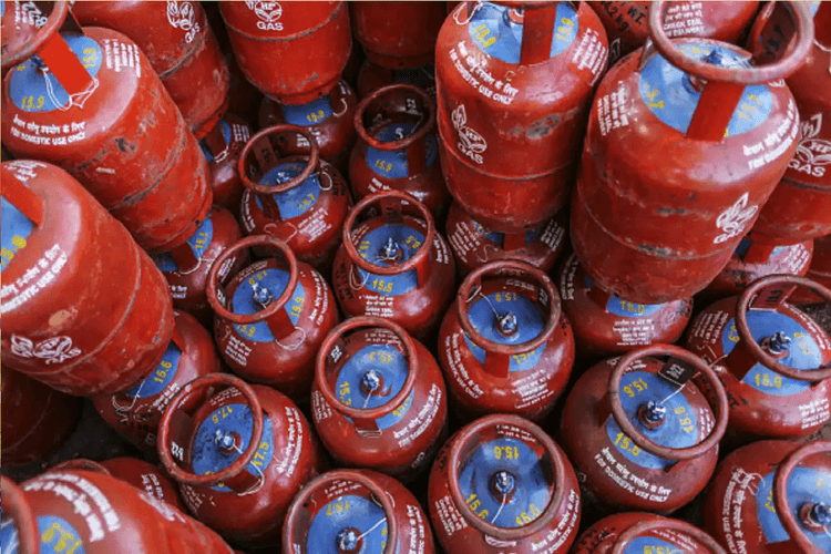 Budget 2025 LPG subsidy: तेल कंपनियों को 35,000 करोड़ रुपये की एलपीजी सब्सिडी दे सकती है सरकार