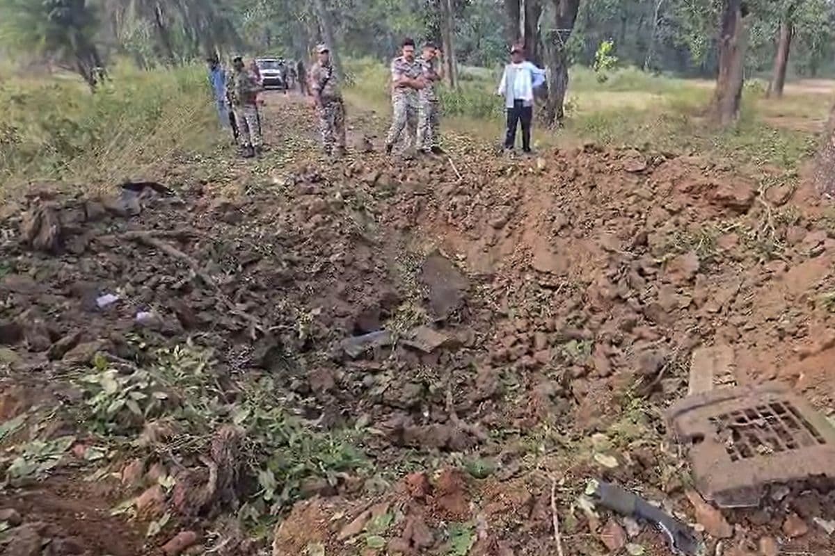 Chhattisgarh IED Blast: बीजापुर में नक्सलियों ने किया एक और धमाका, दो जवान घायल