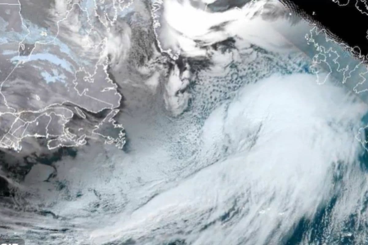 Cyclone Eowyn: भारी तबाही मचाने आया चक्रवाती तूफान इओविन, मौसम विभाग ने बताया बम जैसा
