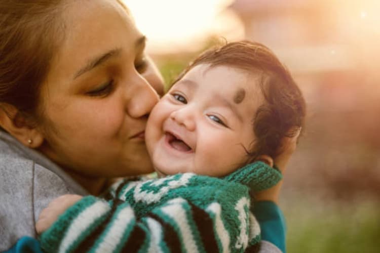 Baby Names: फूल सी बेटी को दें मां गंगा से प्रेरित ये खूबसूरत नाम, बहुत खास है अर्थ