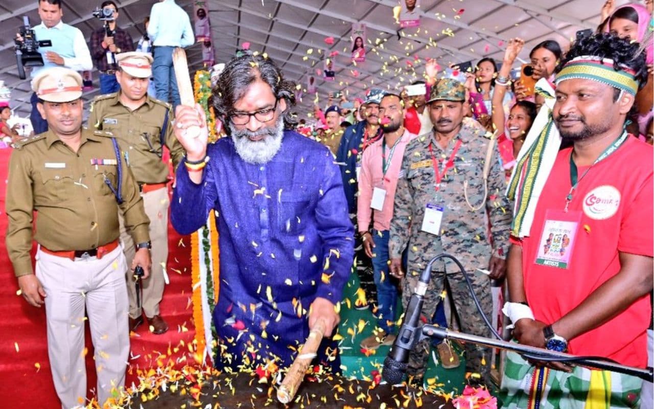 हेमंत सोरेन ने दिया नए साल का तोहफा, झूम उठी झारखंड की 5661791 महिलाएं