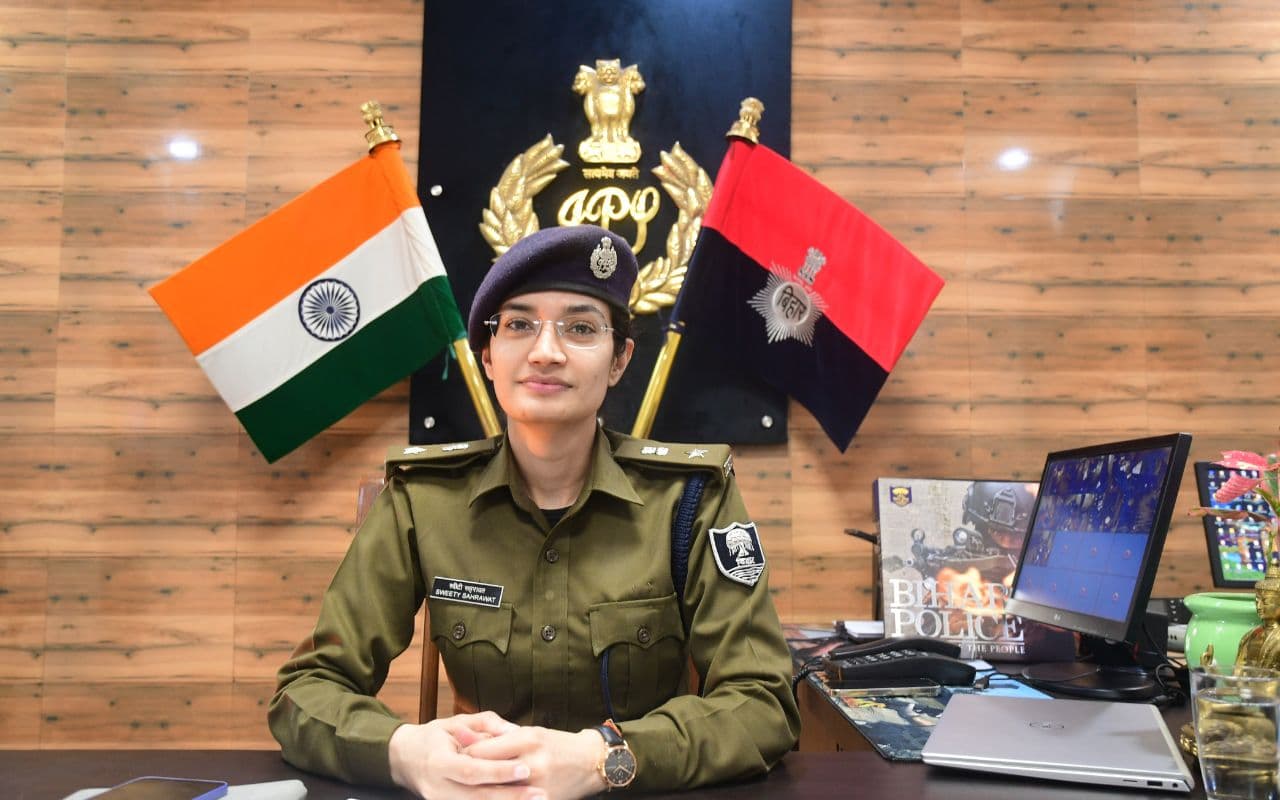 Success Story: जब पिता का सपना किया पूरा तो… जानें बिहार की लेडी सिंघम IPS अधिकारी की दिलचस्प कहानी Success Story: जब पिता का सपना किया पूरा तो… जानें बिहार की लेडी सिंघम IPS अधिकारी की दिलचस्प कहानी