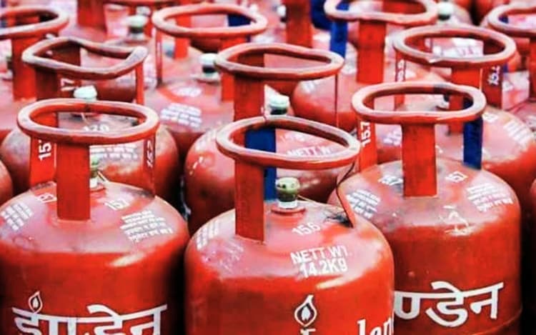 LPG Cylinder Price Today: 10 जनवरी 2025 को आपके यहां कितने में मिल रहा 14.2 किलो का एलपीजी सिलेंडर, यहां देखें कीमत