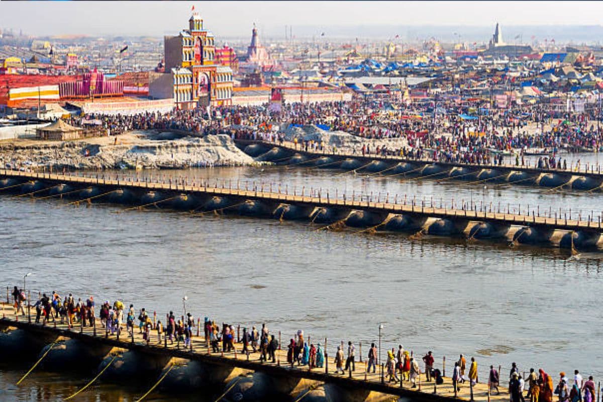 Maha Kumbh 2025: संगम से वापस आते समय जरूर लाएं ये 4 चीजें, घर में बनी रहे सुख-शांति