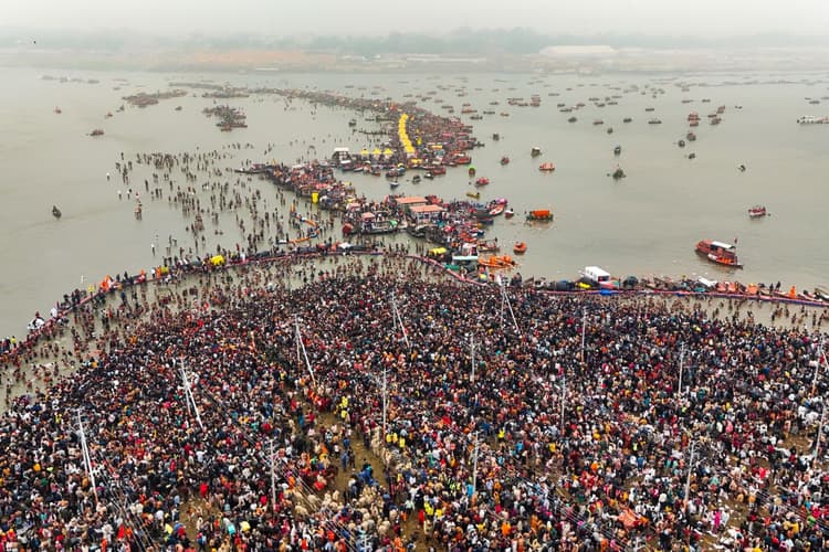 Mahakumbh 2025: महाकुंभ में मकर संक्रांति पर 3.50 करोड़ लोगों ने लगाई डुबकी, सीएम योगी ने दिया अपडेट