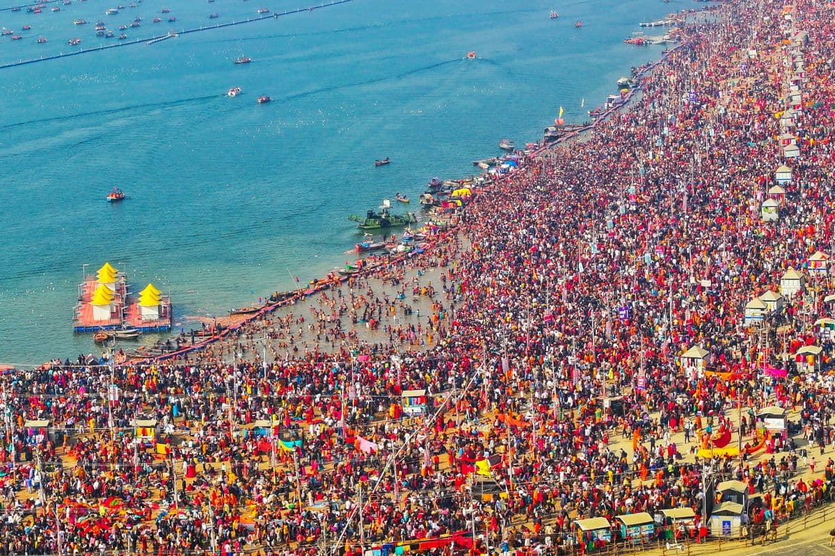 Mahakumbh 2025 VIDEO: दूसरे अमृत स्नान से पहले महाकुंभ में जनसैलाब, 15 दिनों में 15 करोड़ से अधिक श्रद्धालुओं ने लगाई डुबकी