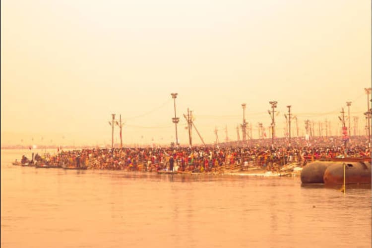 Mahakumbh 2025: महाकुंभ में स्नान करने से पहले जान लें नियम, जीवन में आएंगे शुभ परिणाम