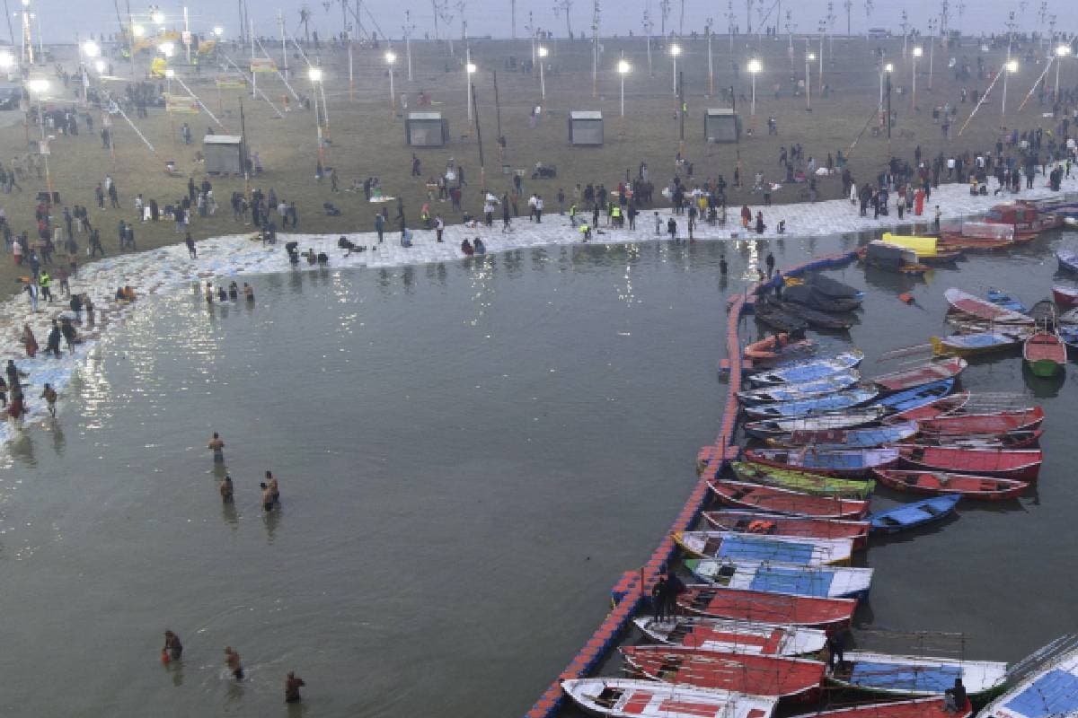 Mahakumbh Mela : рдкрд┐рдВрдХреА рдХреА рдордореНрдореА рдПрдХ рдирдВрдмрд░ рдмреНрд░рд┐рдЬ рдкрд░ рдкрд╣реБрдВрдЪреЗрдВ, рдорд╣рд╛рдХреБрдВрдн рдореЗрдВ рдРрд╕реЗ рдорд┐рд▓рд╡рд╛рдпрд╛ рдЬрд╛ рд░рд╣рд╛ рд╣реИ рдмрд┐рдЫрдбрд╝реЛрдВ рдХреЛ