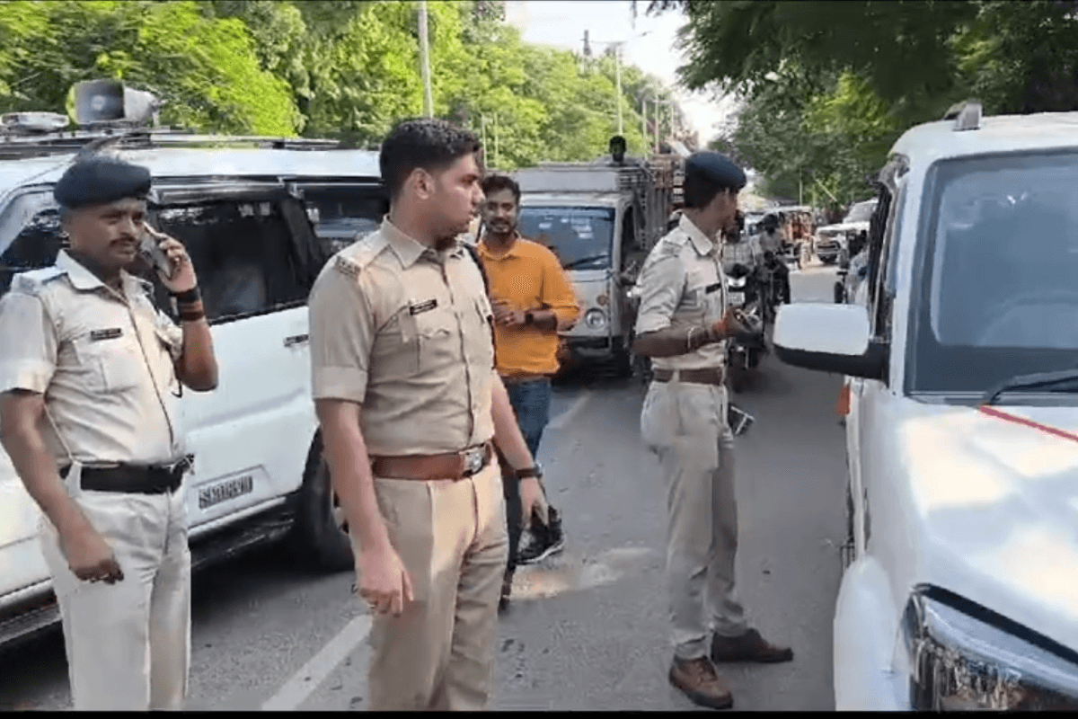 Muzaffarpur News: जनवरी महीने में पुलिस ने 1890 गाड़ियों का काटा चालान, 53.22 लाख रुपए वसूले