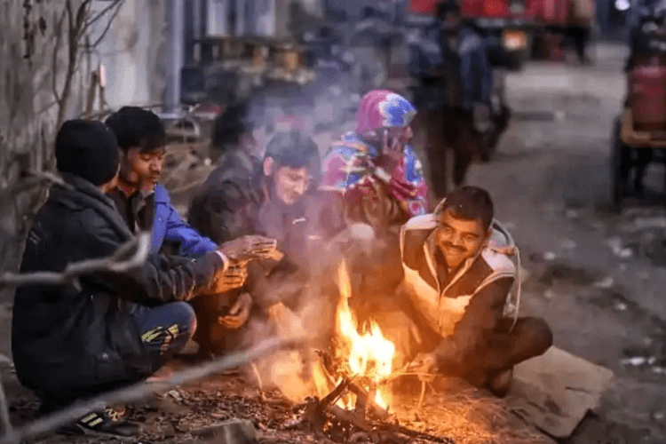 Muzaffarpur Weather: तापमान में उतार चढ़ाव से बदल रहा मौसम, शहर की हवा प्रदूषित, जानिए कैसा रहेगा आज मौसम?