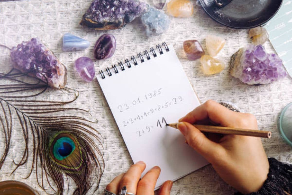 Numerology: इस तारीख को जन्मे लोग प्यार में पाते हैं धोखा, कभी नहीं मिलती सच्ची मोहब्बत