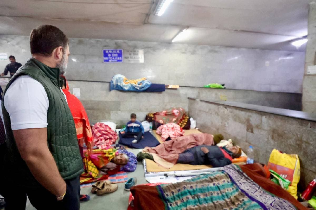 देर रात एम्स पहुंचे राहुल गांधी, मरीजों का दर्द जाना, वीडियो आया सामने