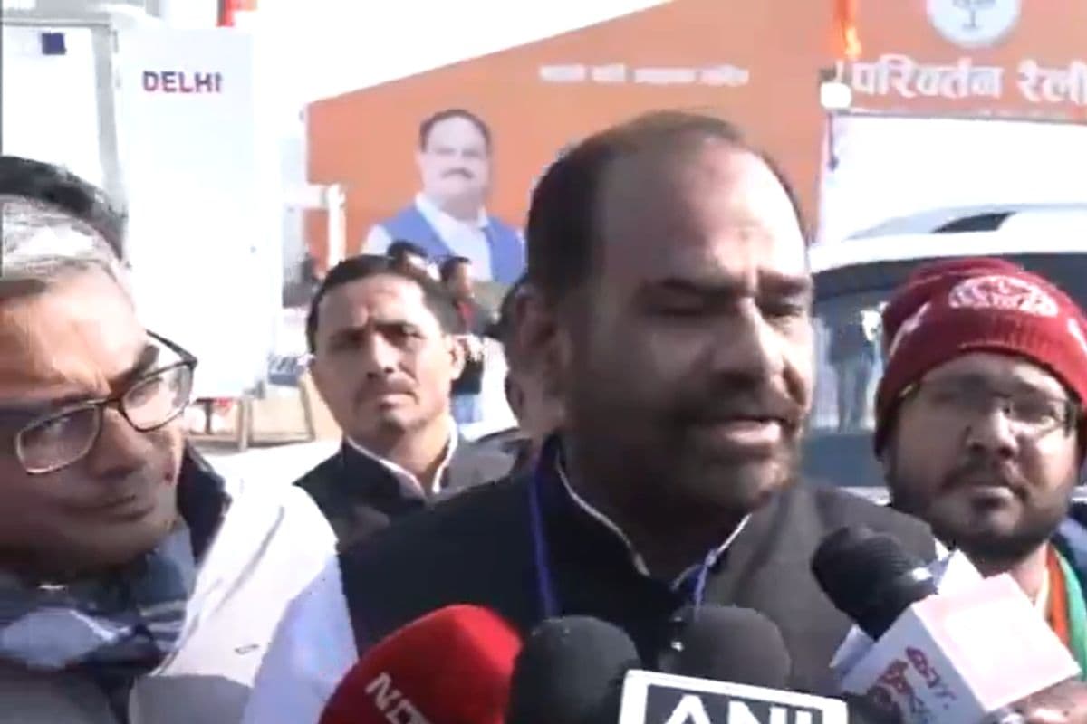 रमेश बिधूड़ी का विवादित बयान, बोले- ‘प्रियंका गांधी के गालों जैसी बनवाएंगे सड़कें’, भड़की कांग्रेस